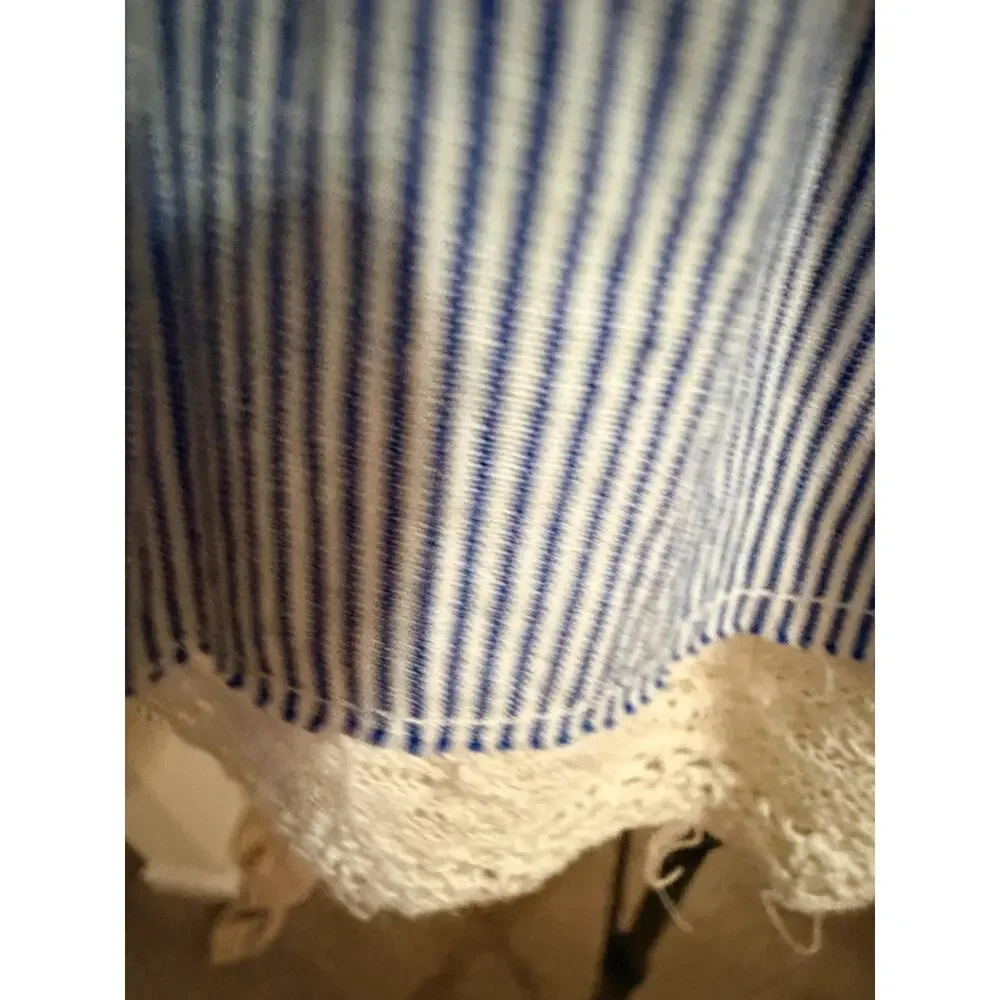 Holding Horses ruffle and blue blouse 100% cotton unique beautiful S 1961